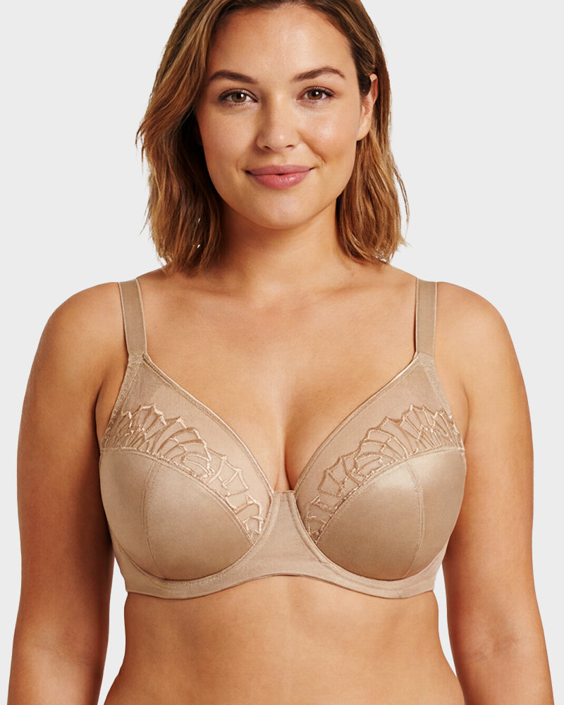 Plus-Size Pearl Shimmer Lace Minimizer Bra Main image